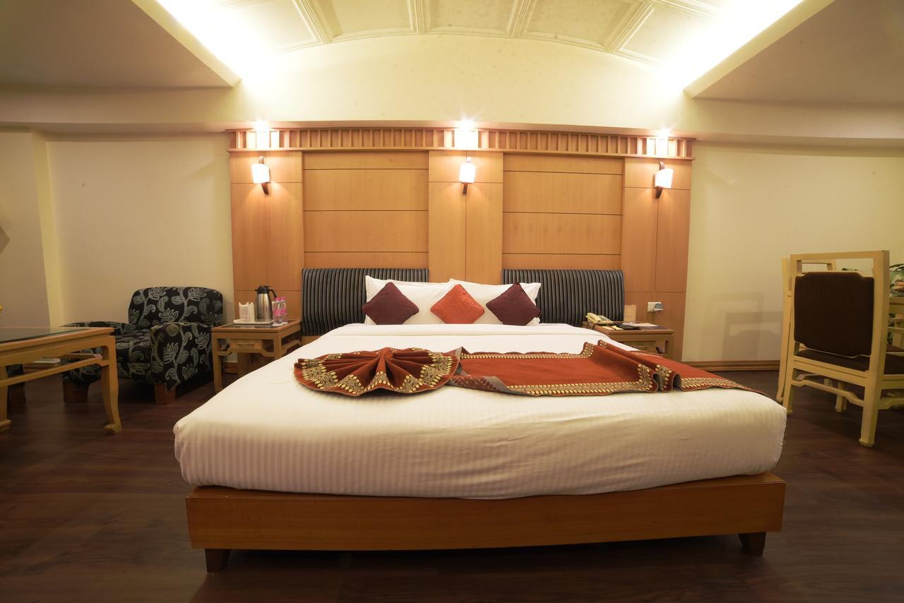 Hotel Babylon Inn Райпур Экстерьер фото