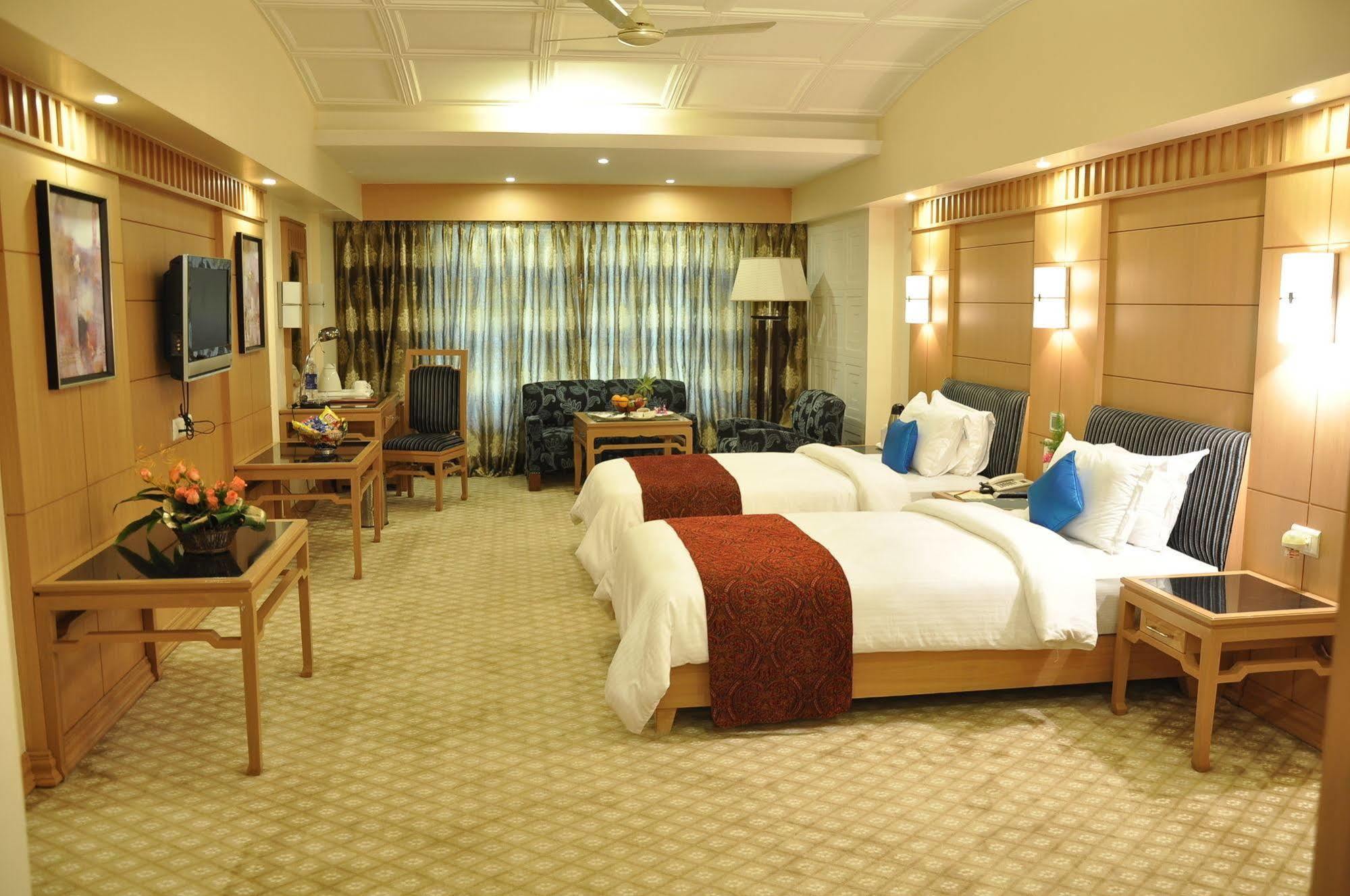 Hotel Babylon Inn Райпур Экстерьер фото