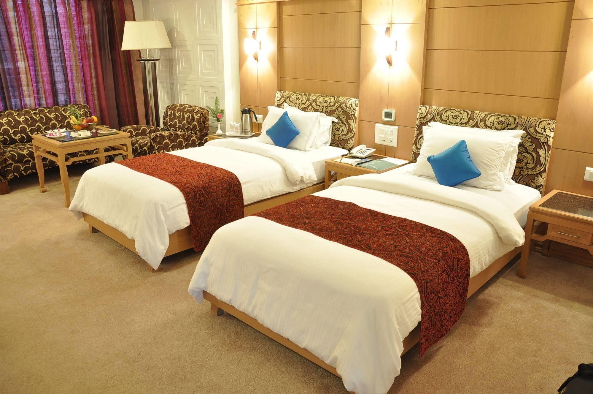 Hotel Babylon Inn Райпур Экстерьер фото